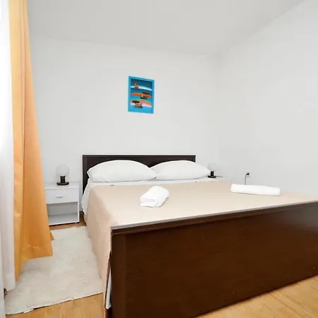 Apartment Sandra Trogir Exterior photo